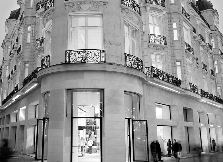 Building1_NB__Zara_ChElysees_Paris_med