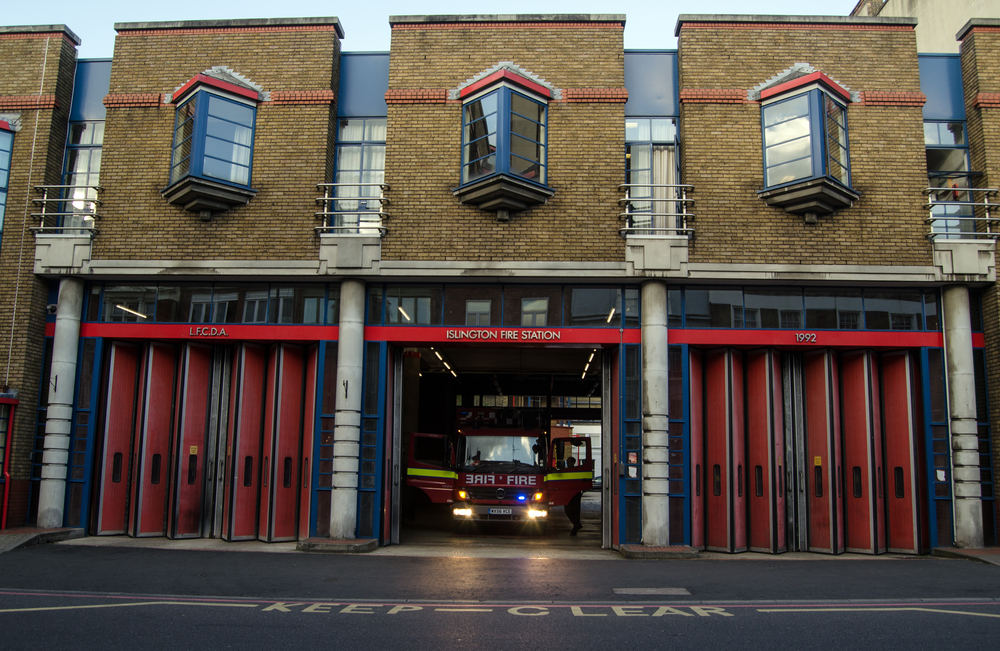 London,,Uk,-,June,7,,2014:,A,Fire,Engine,Being