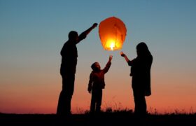 “Don’t use them”: UK fire chiefs call for cancellation of sky lantern festivals due to safety concerns