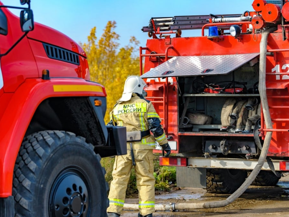 Firefighters without fire-trucks Is Russia’s emergency service running on empty