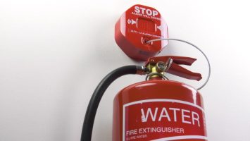 Extinguisher Stopper