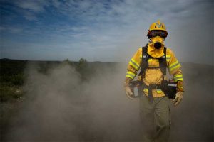 The Xtreme Mask is an effective solution to protect the face and the respiratory tract in extreme situations for wildland firefighters.